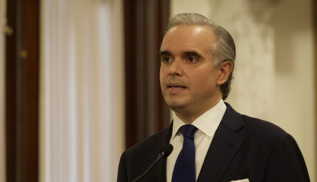 Educación impartirá otra vez asignatura de Moral y Cívica