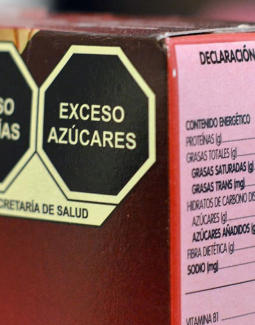 Promueven en RD implementar el etiquetado de advertencia a productos