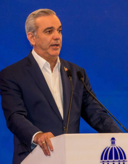 Presidente Luis Abinader dará respuesta en los próximos días sobre la reanudación de los vuelos hacia Venezuela 