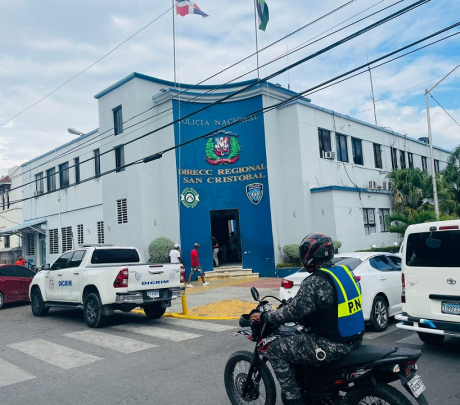 La Policía apresa hombre que presuntamente agredió menor en medio de incidente violento