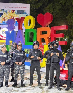 Gobernadora Pura Casilla informa que operativo mixto de policia y militares que se lleva a cabo en San Cristóbal será por tiempo indefinido