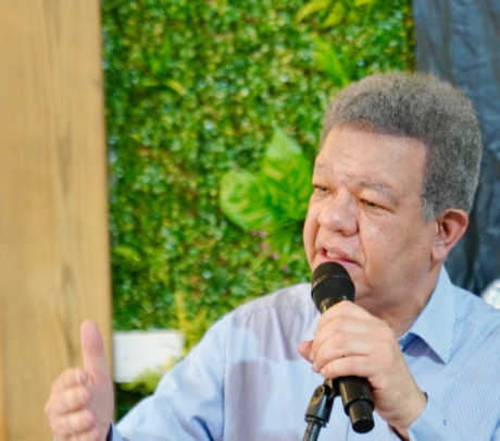 Leonel Fernández afirma ``gobierno está en bancarrota``