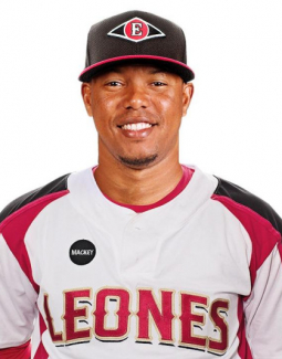 Escogido nombra a Ramón Santiago como su nuevo manager