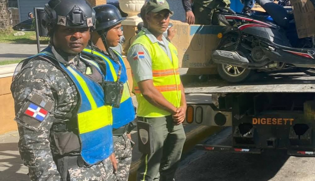 DIGESETT realiza operativos en el centro del municipio de San Cristóbal