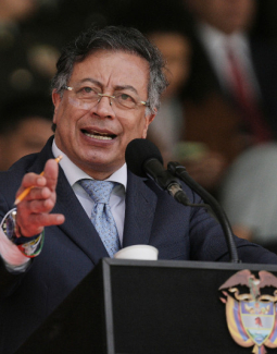 Presidente de Colombia llama dictador a ``Maduro``