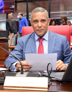 Senador Franklin Romero propone castración química a agresores sexuales