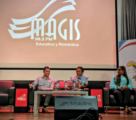 Emisora Magis 98.3 FM celebra su XIX aniversario con distinguidas figuras de la comunicación