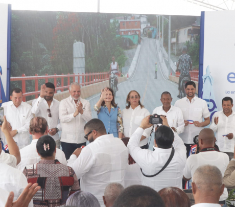 Vicepresidenta Raquel Peña inaugura puente Los Calimetes en municipio de Los Cacaos