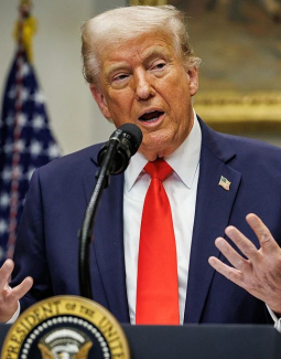 Presidente Trump advierte que EEUU destruirá lugares de Irán si no se reabre estrecho de Ormuz