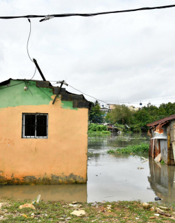 Más de 6 mil viviendas han sido afectadas por lluvias en el pais informa el COE