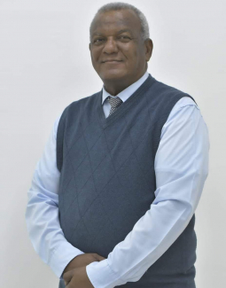 Docente Freddy García llama a colegios de San Cristóbal a habilitar espacios de parqueo para padres