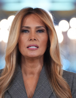 Primera dama de EEUU critica monólogo del cómico Jimmy Kimmel