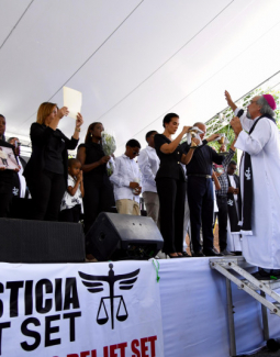 Familiares y allegados de victimas del Jet Set exigen justicia al cumplirse trece meses del suceso