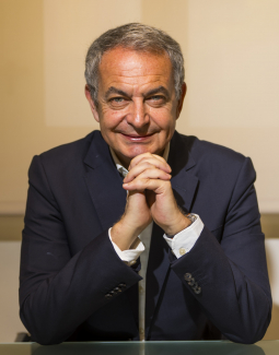 Rodriguez Zapatero se defiende de acusaciones de trafico de influencias en España