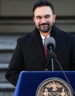 Alcalde de NY presenta plan para construir 200 mil nuevas viviendas