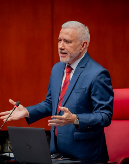 Senador de la provincia Santo Domingo renuncia del PRM