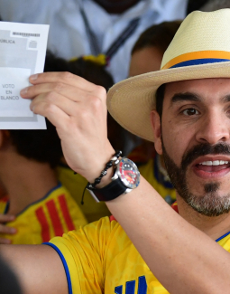 Espriella ``El Tigre`` gana la presidencia de Colombia