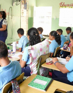 Gremios del sector educativo anuncian consulta nacional sobre Reforma Educativa